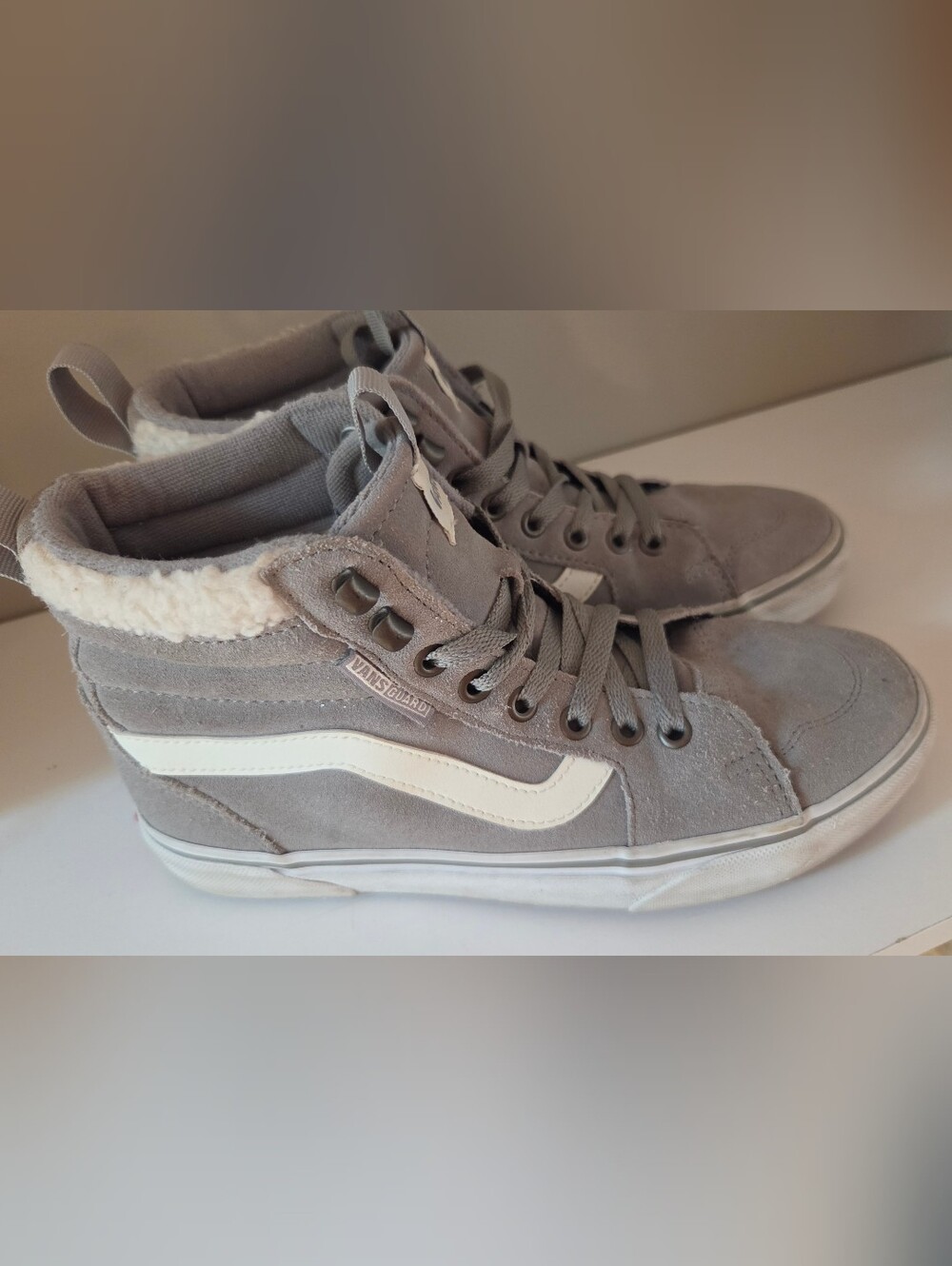 Vans Women's Gray High-Top Sherpa-Trim Skate Sneakers